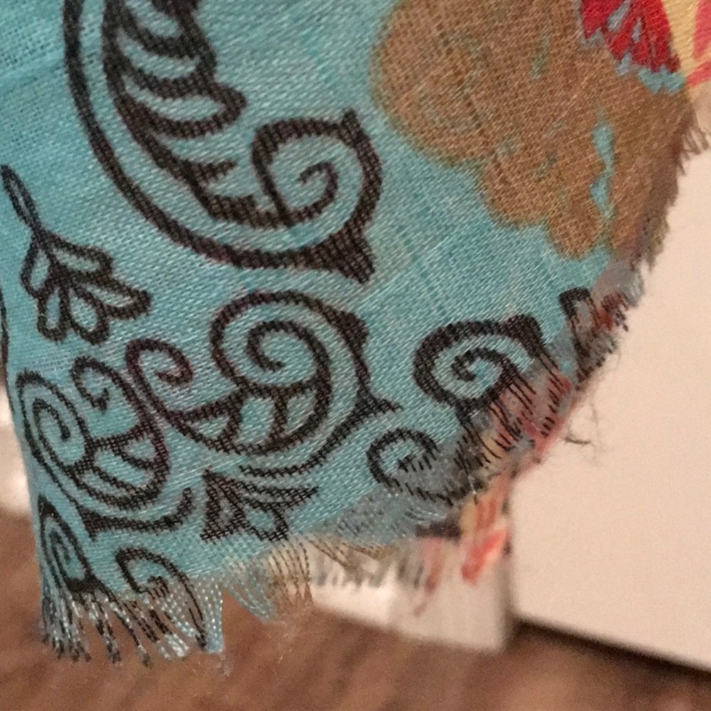Boho Floral Kimono Last one!🥳 damaged! @alunalevi - Picture 5 of 8